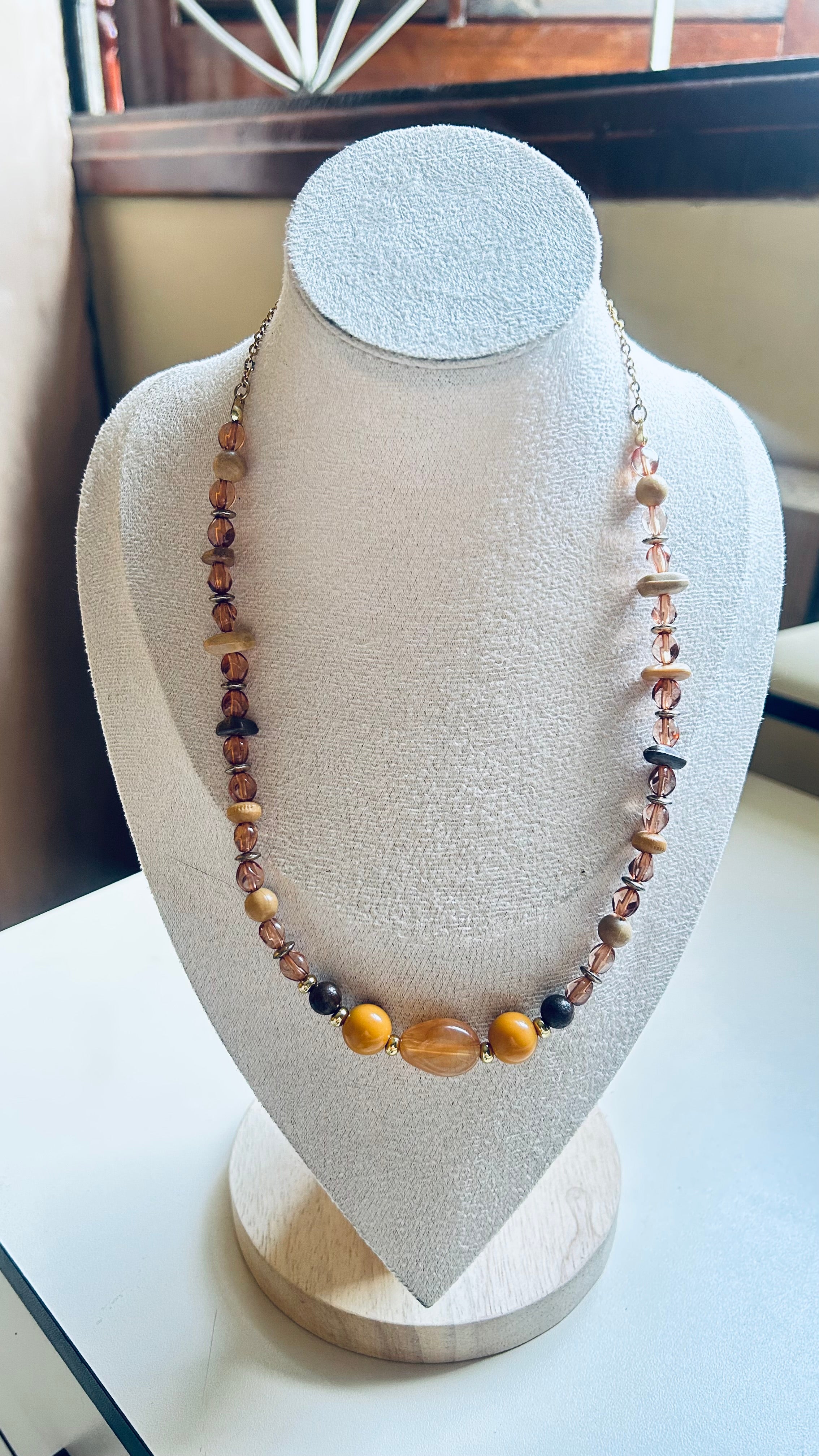 Colar mix de pedras marrom
