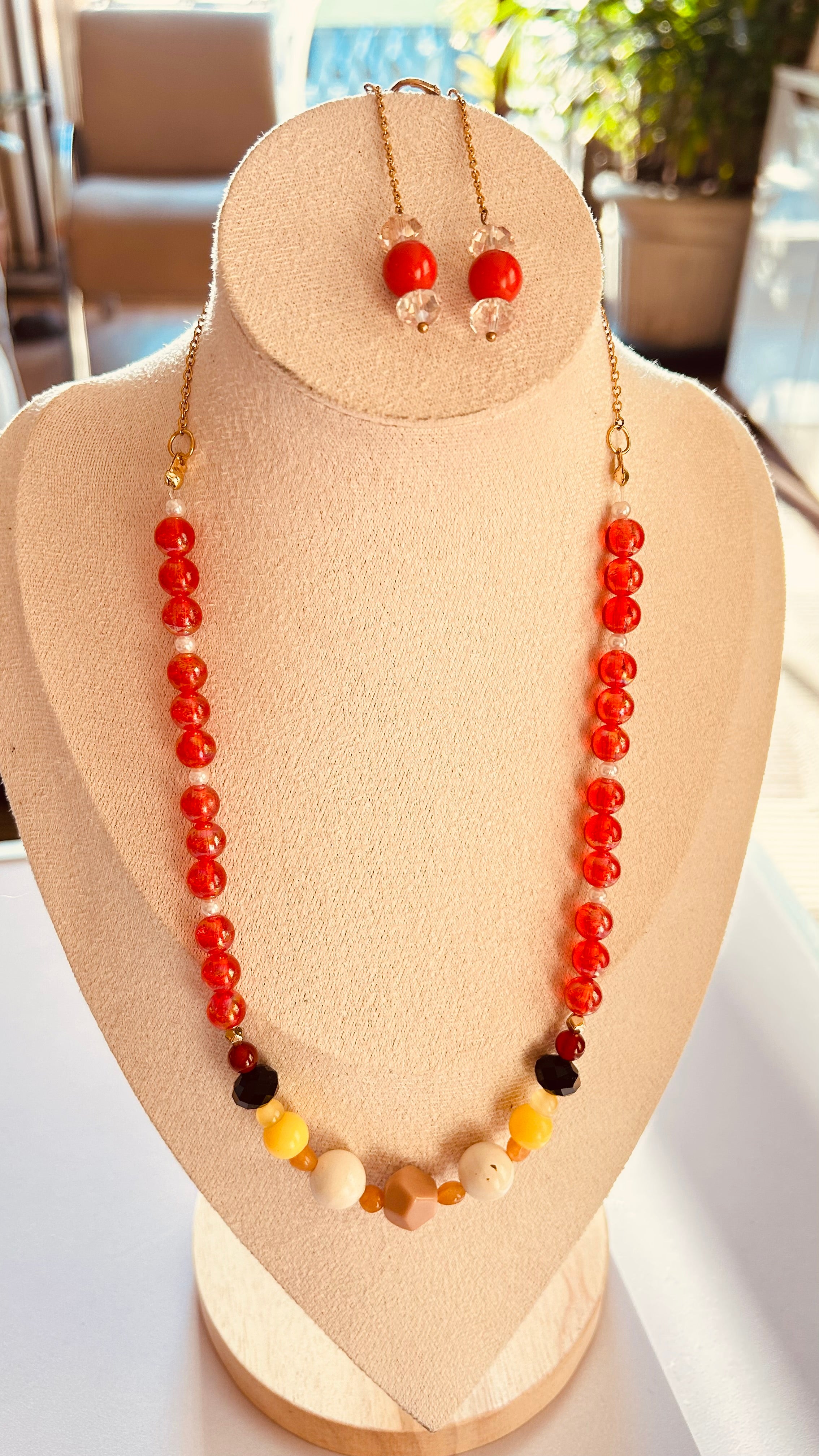 Colar em pedras mix ambar