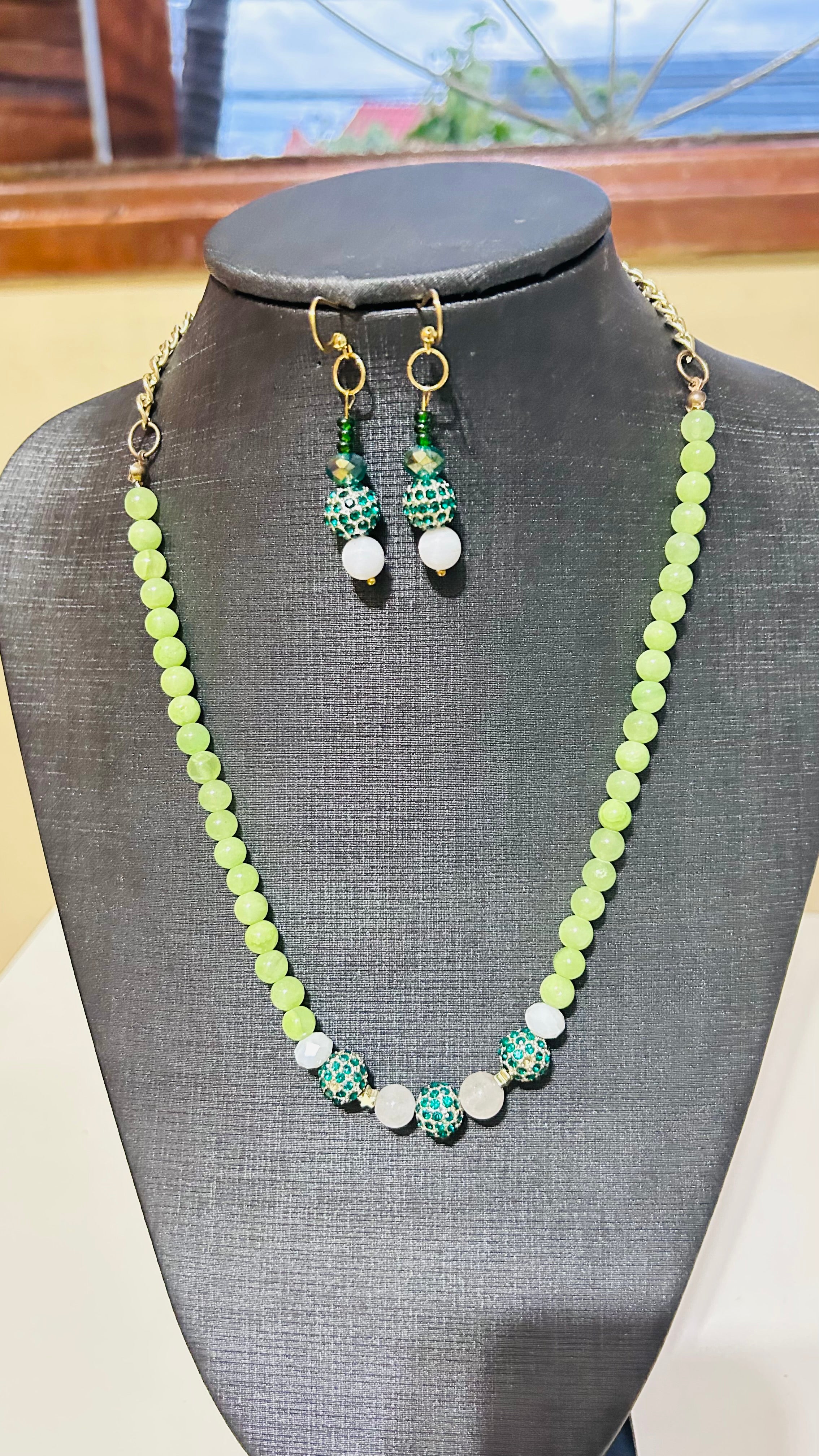 Conjunto de pedras Jade verde