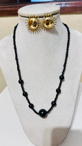 Colar de pedras negras