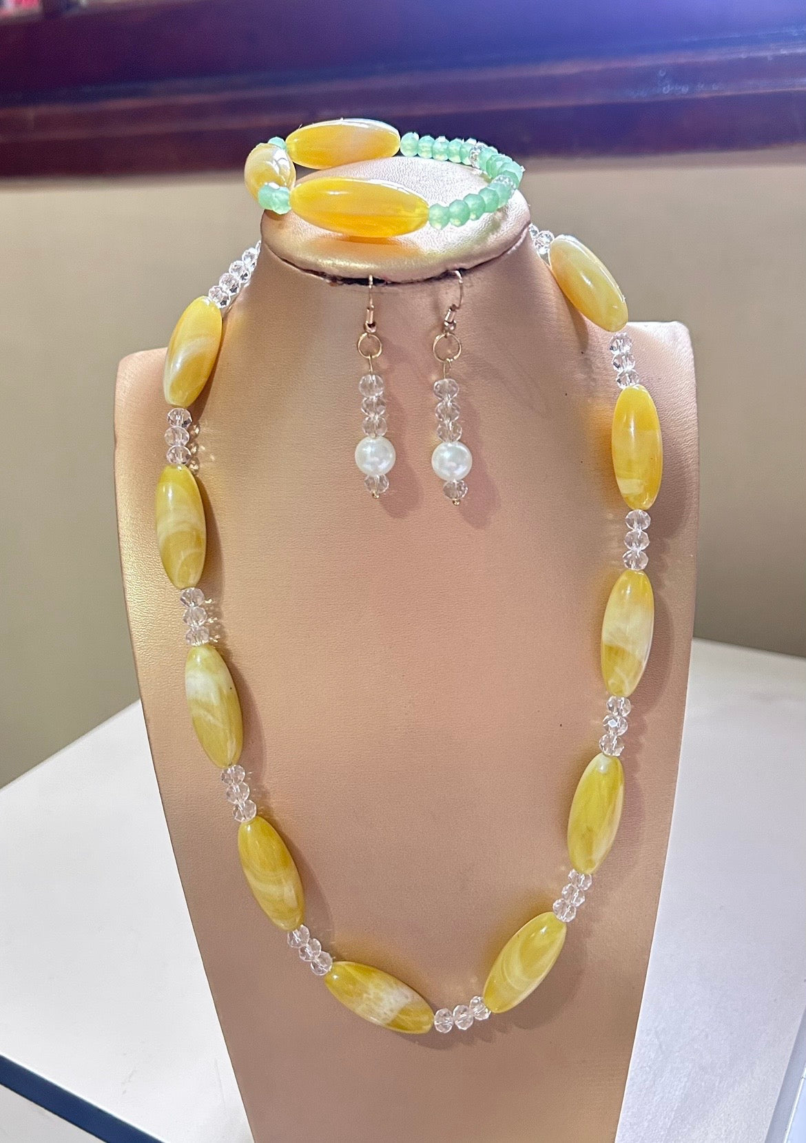 Conjunto de pastilha amarela orquídea