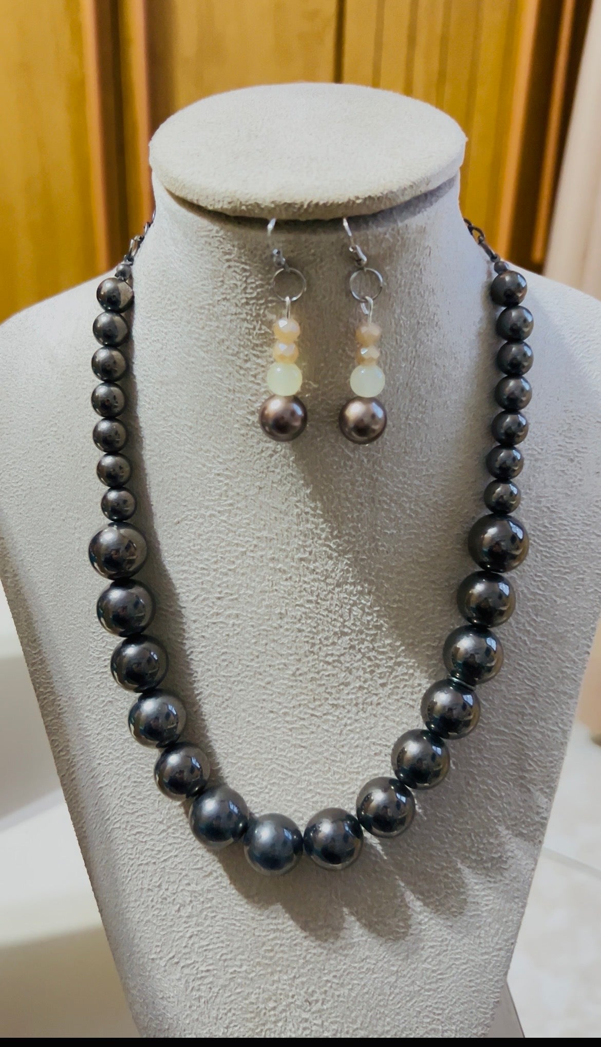 Colar jumbo orquídea
